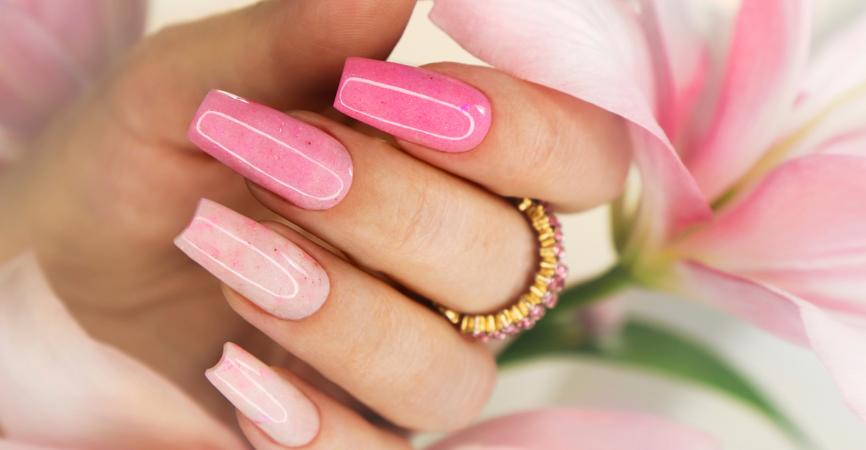 unhas cor da barbie